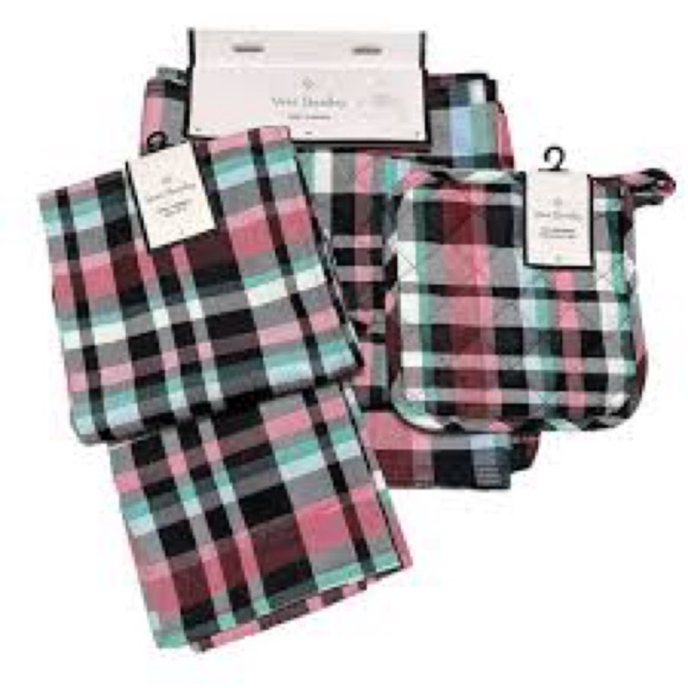 LMT: Vera Bradley 5 Piece Plaid Print Runner, Pot Holder, 2 Dish Towels Set